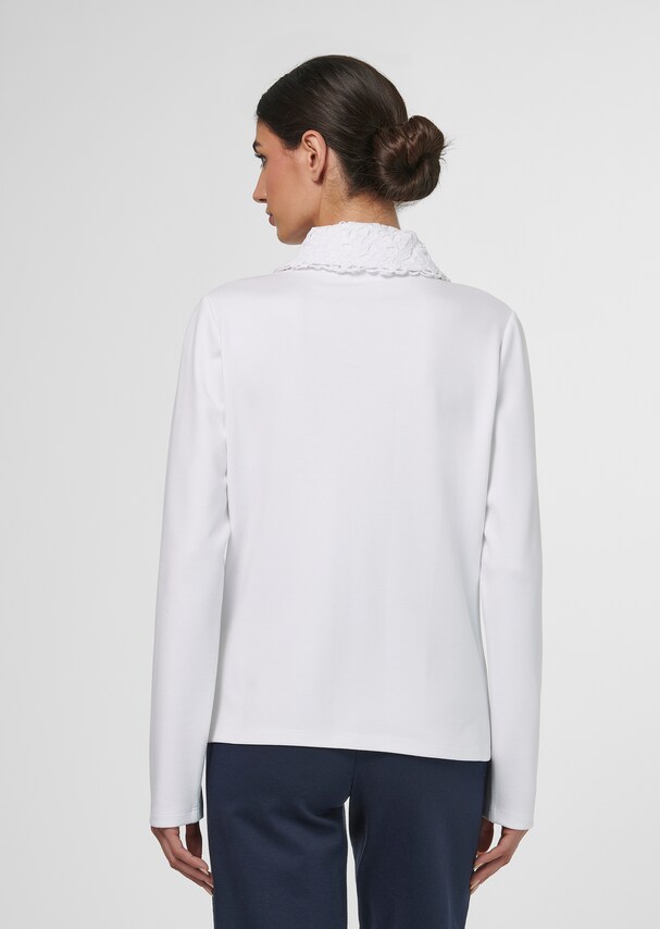 Lounge jacket with lace collar 2