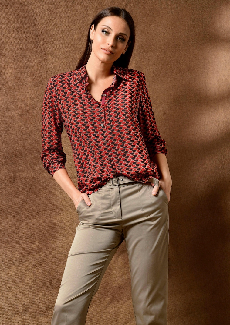 Hemdbluse in grafischem Dessin