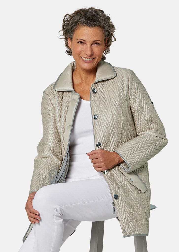 Longjacke mit außergewöhnlicher Steppung