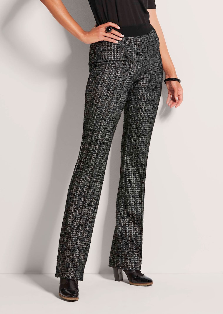 Ausgestellte Hose zum Schlüpfen