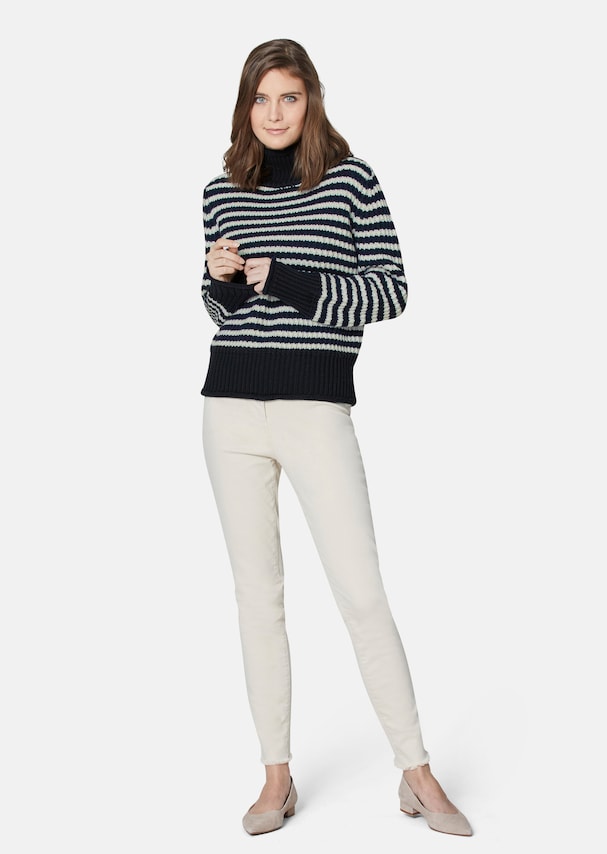 Soft virgin wool jumper with stylish stripes 1