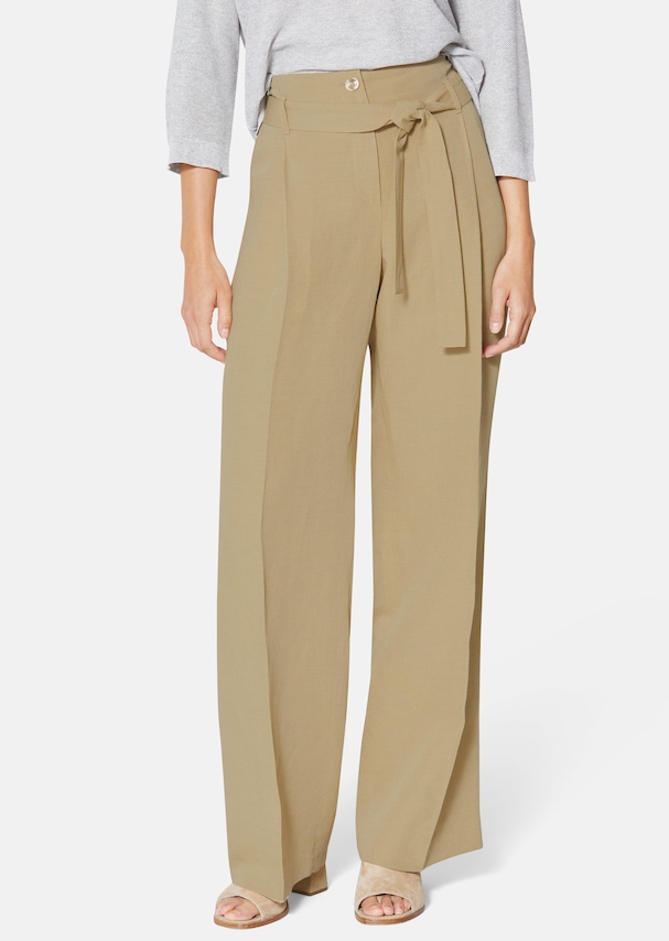 Pleated trousers with drawstring