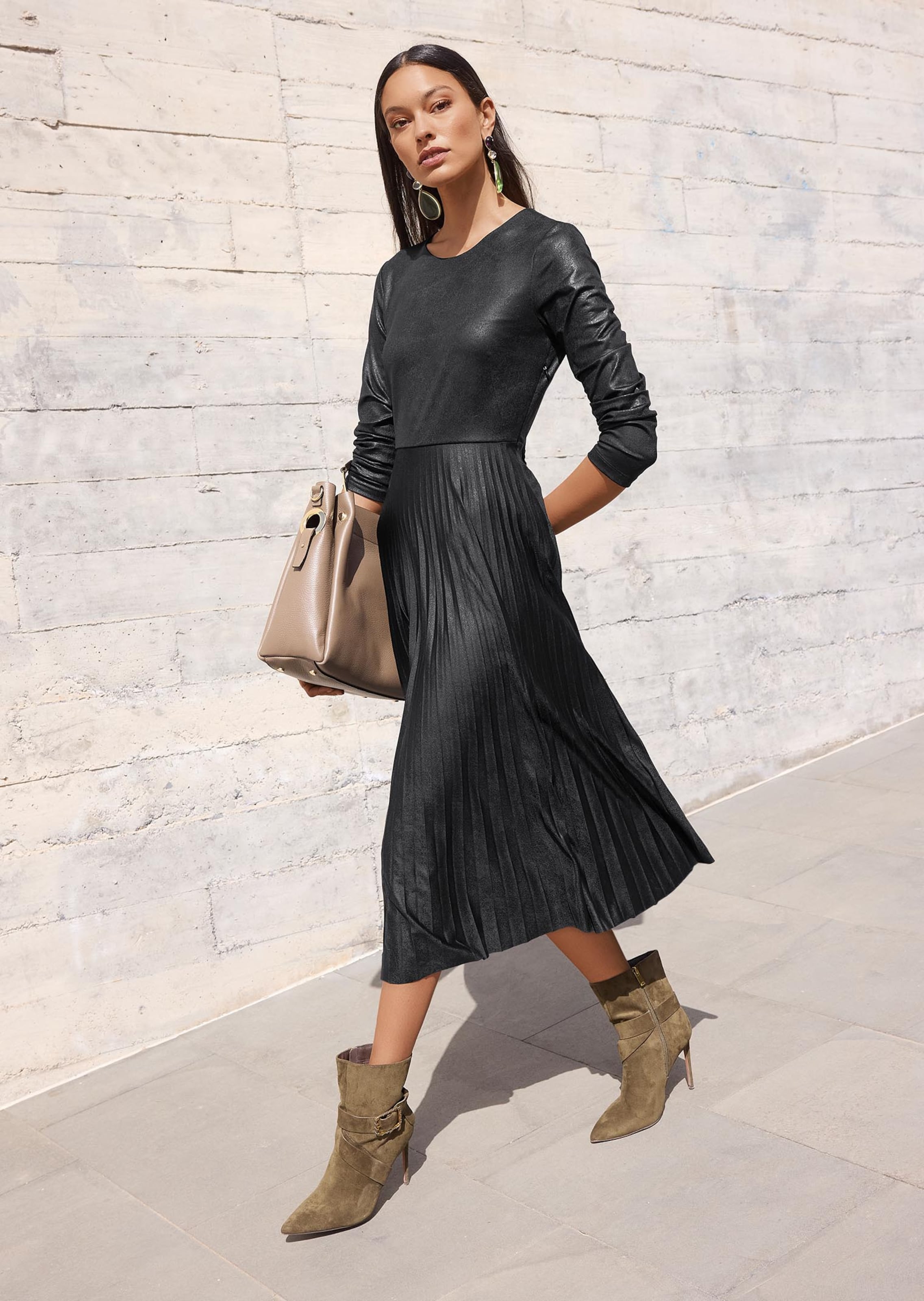 Jersey-Kleid in Leder-Optik mit Plisseerock