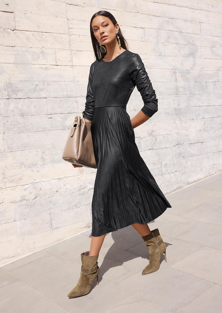 Jersey-Kleid in Leder-Optik mit Plisseerock