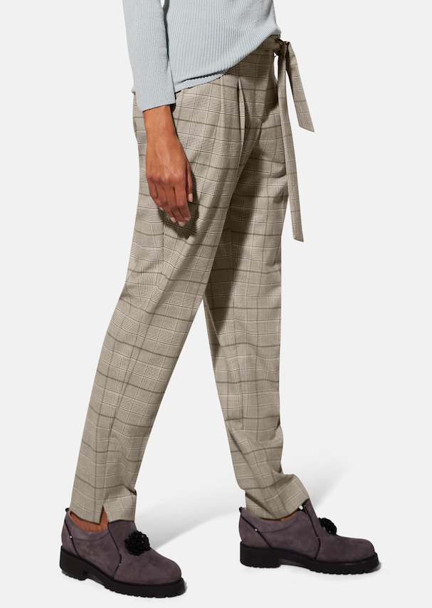 Check pleated trousers with tie belt 3