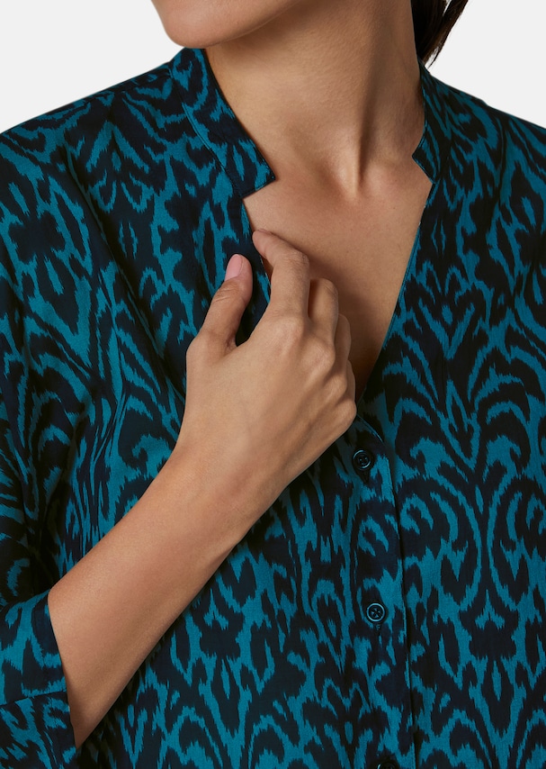 Blouse with high-contrast print and batwing sleeves 4