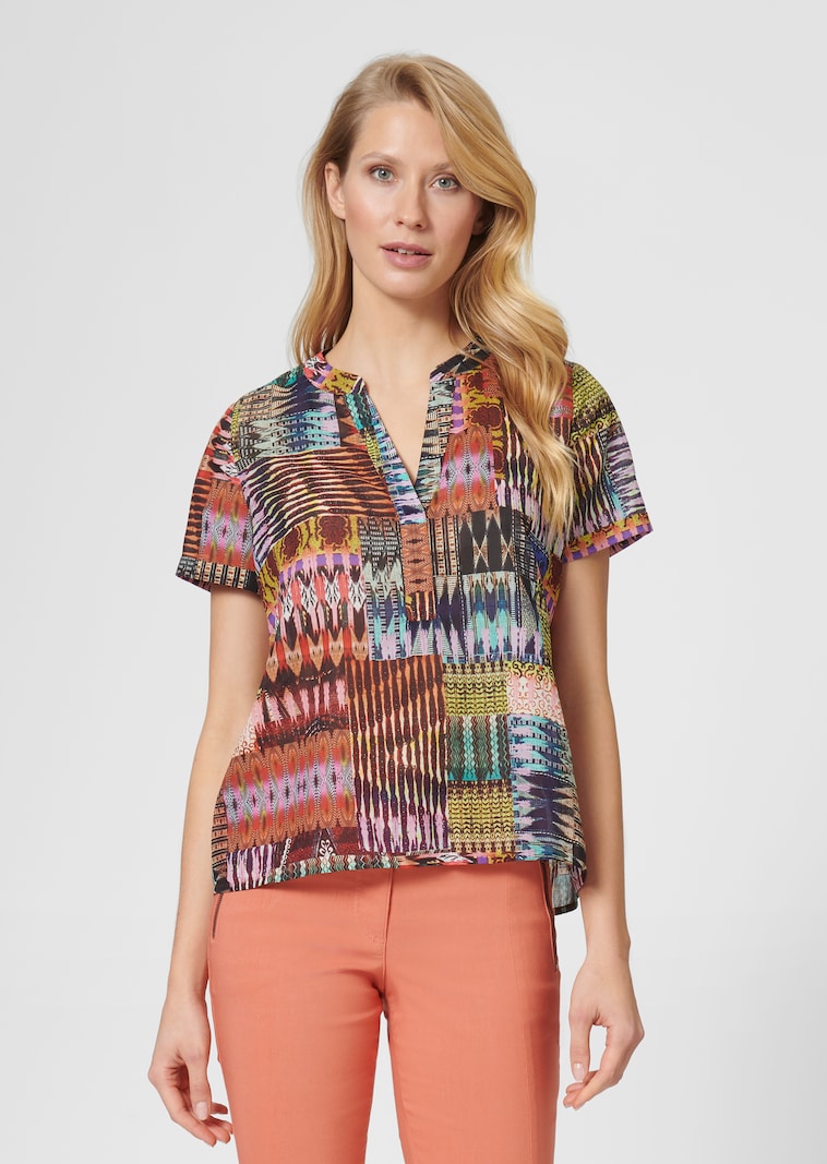 Round neck blouse with unique print