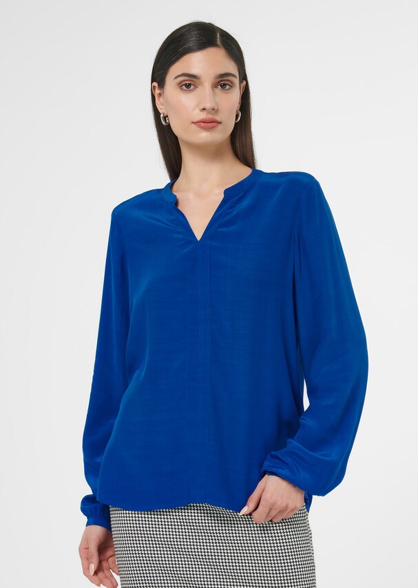 Blouse made from fine viscose