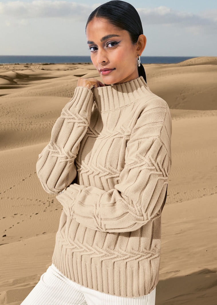 Stehkragen-Pullover mit Zopfmuster