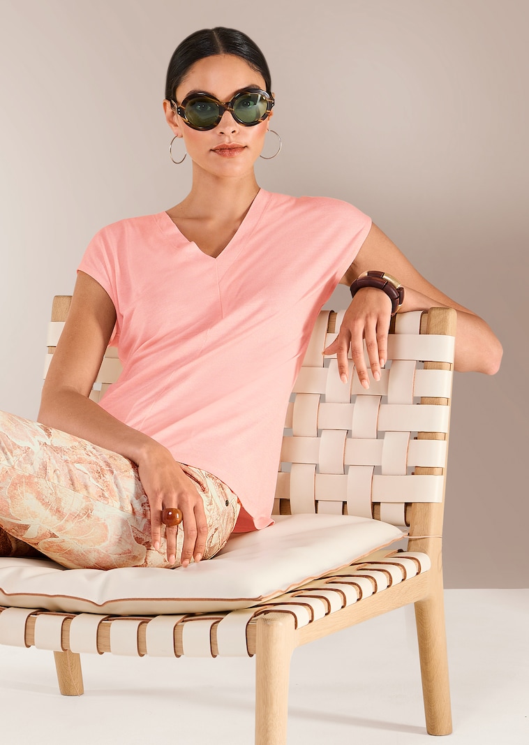 Shirt mit V-Ausschnitt