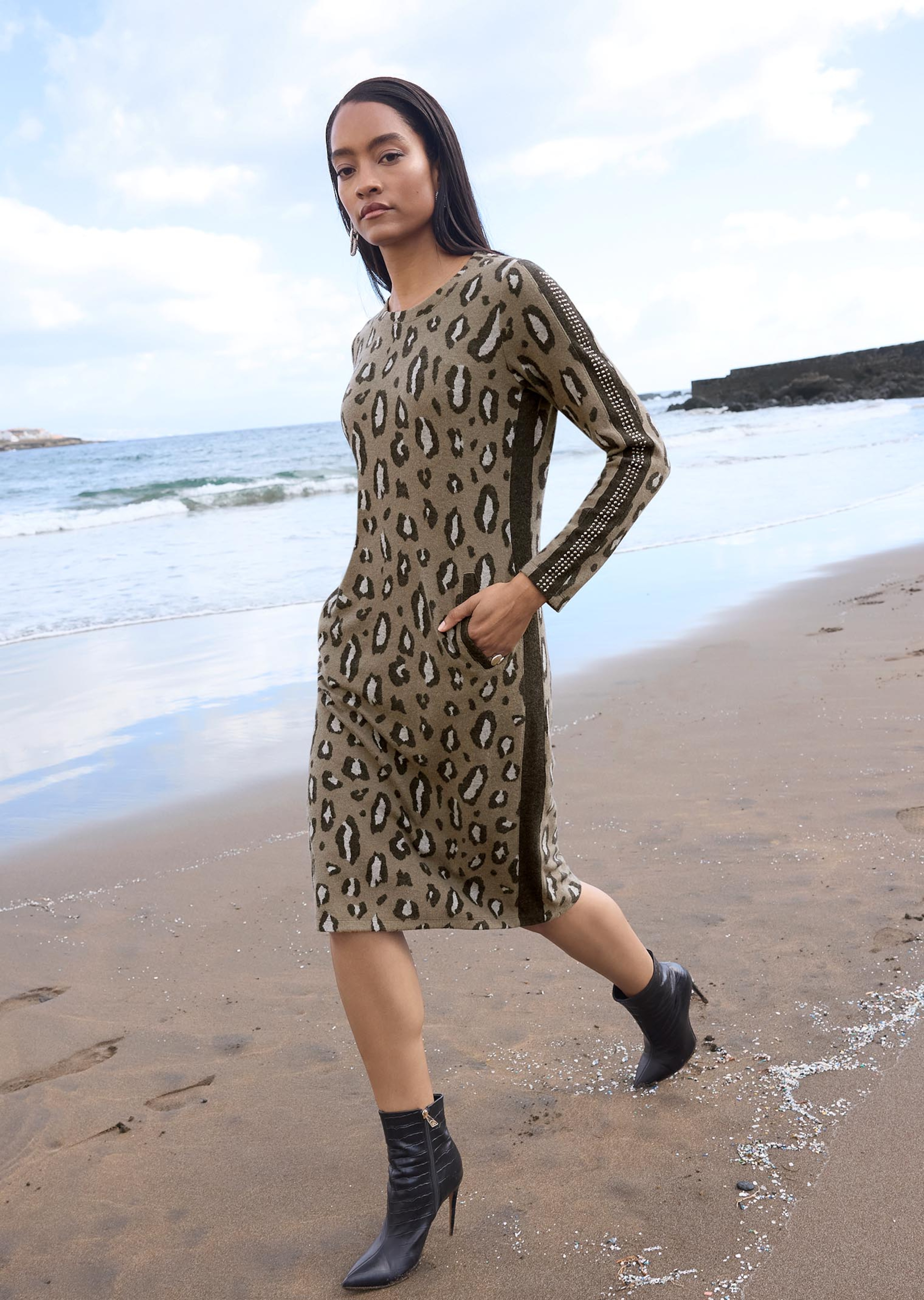 Jacquard-Kleid mit Leopardenmuster und Strass