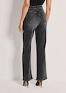 Weite Jeans mit leichtem Bootcut thumbnail 3