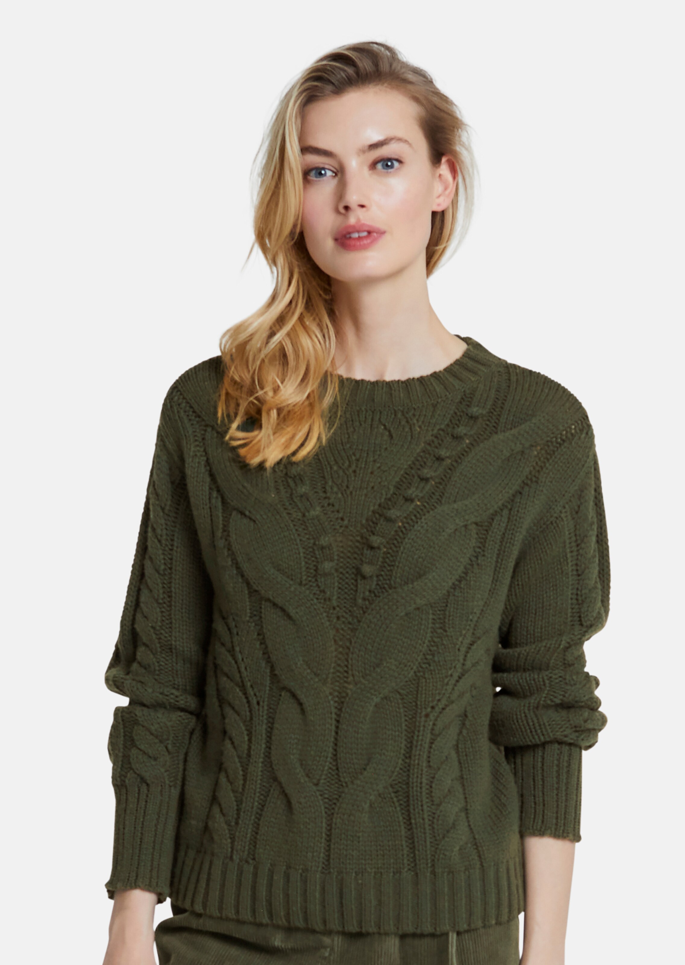 Strickpullover mit Zopfmuster