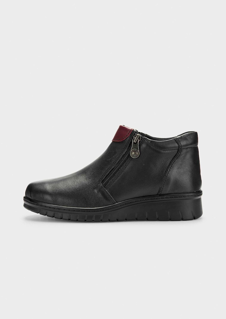Stiefeletten aus Leder mit Reißverschlüssen
