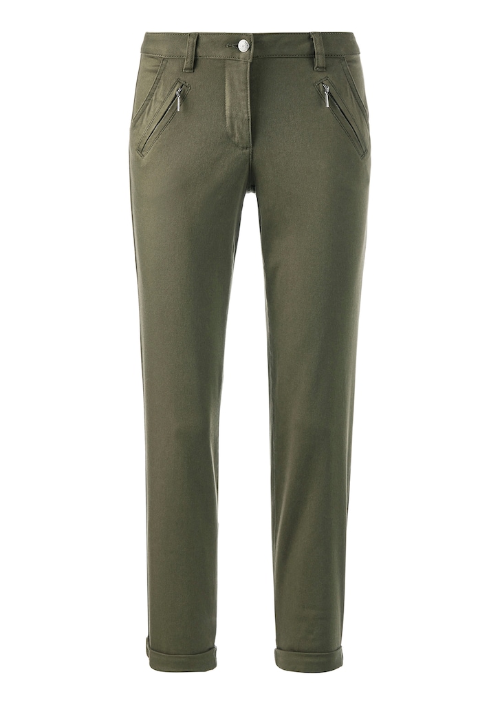 Cropped trousers in a casual chino style