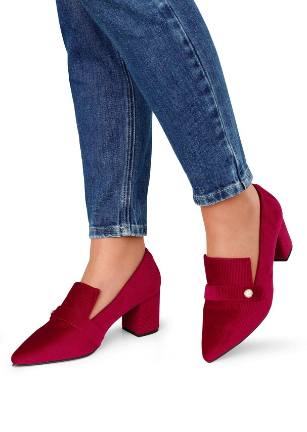 Pumps mit Schmuckdetail am Rist 7