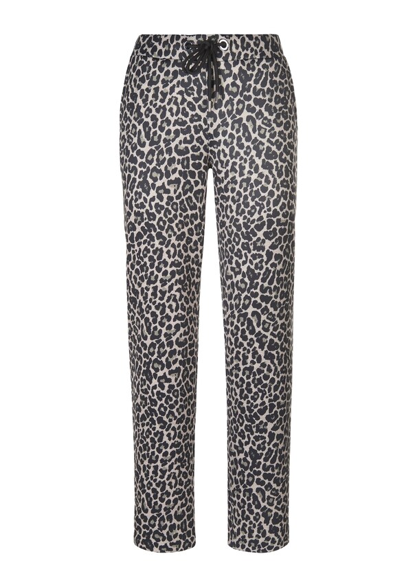 Jersey trousers in a leo look 5
