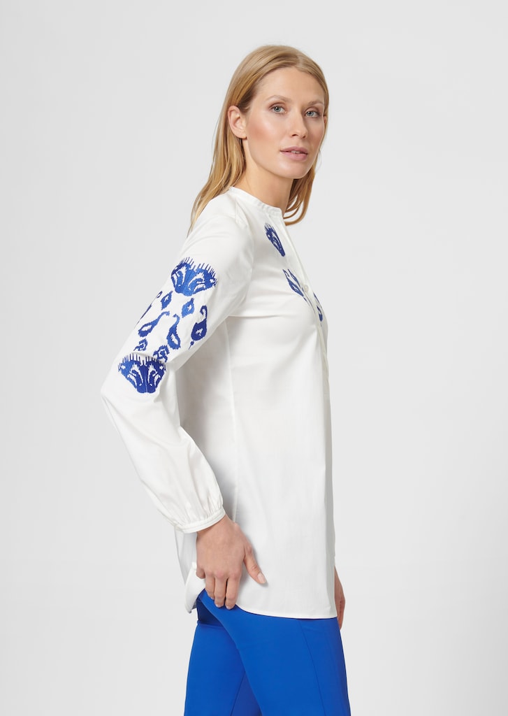 Embroidered shirt in casual length 3