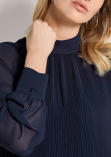 Kurzes Plissee-Kleid mit Stehkragen thumbnail 5