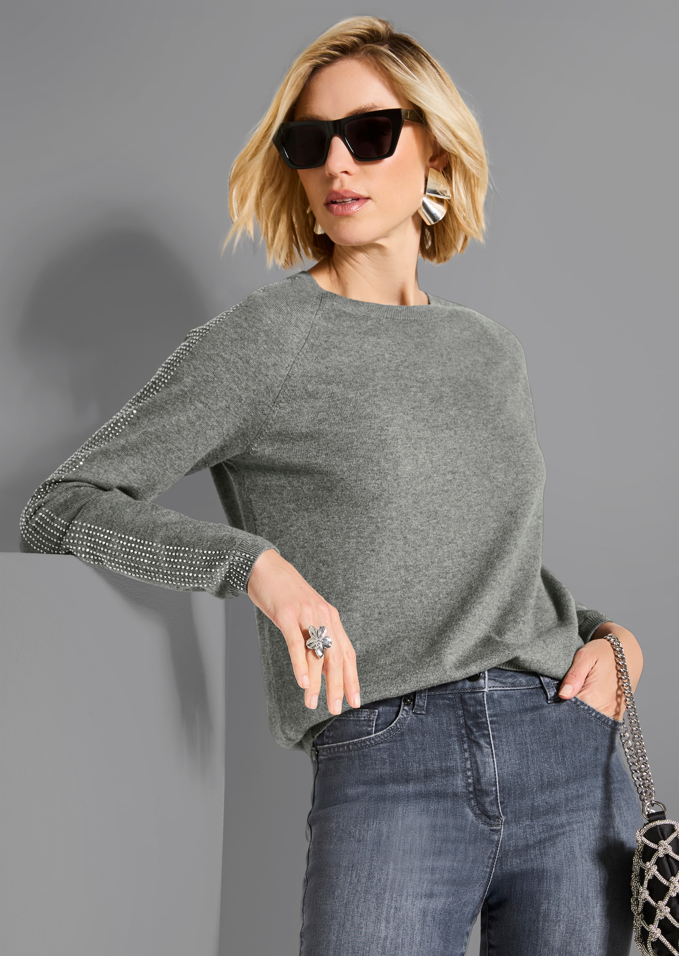 Pullover mit Strassdetails seitlich