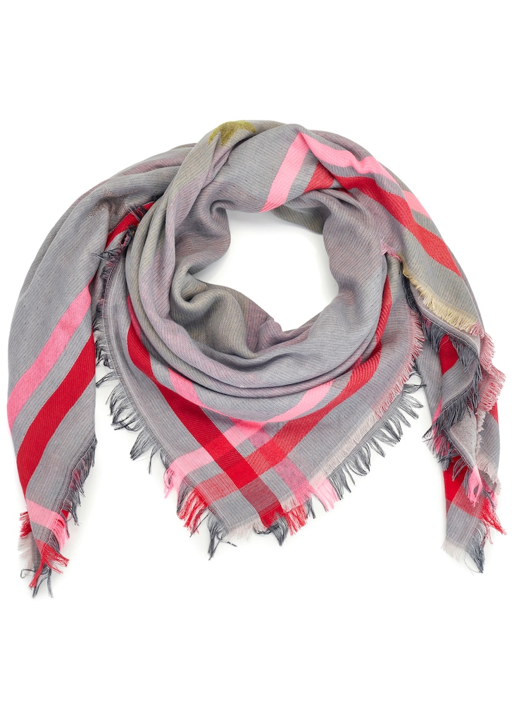 Checked scarf 1
