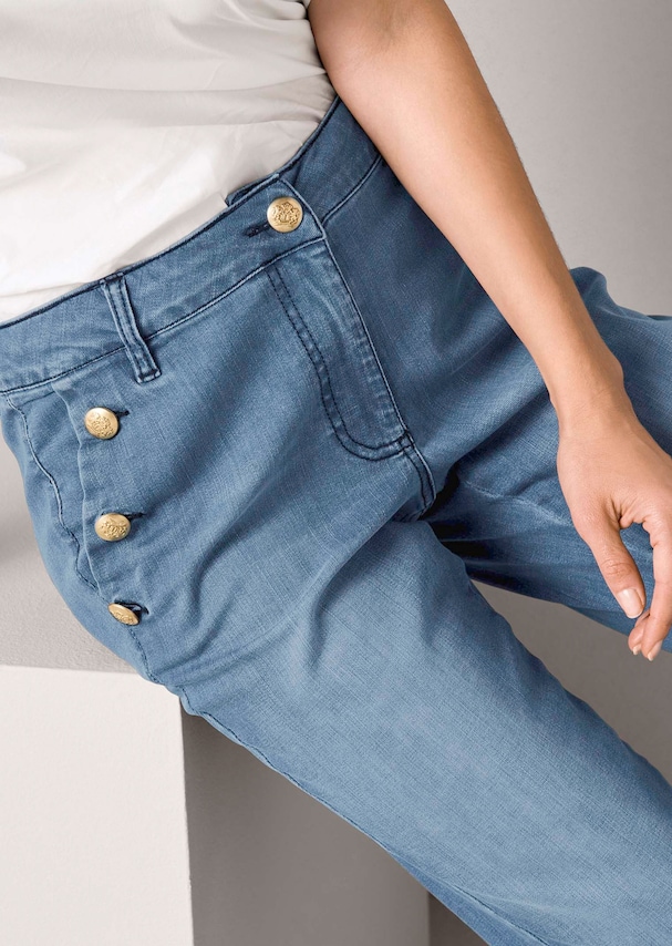 Jeans mit Goldknopf 4