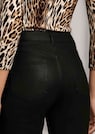 Beschichtete Slim-Jeans mit Schmucknieten thumbnail 5