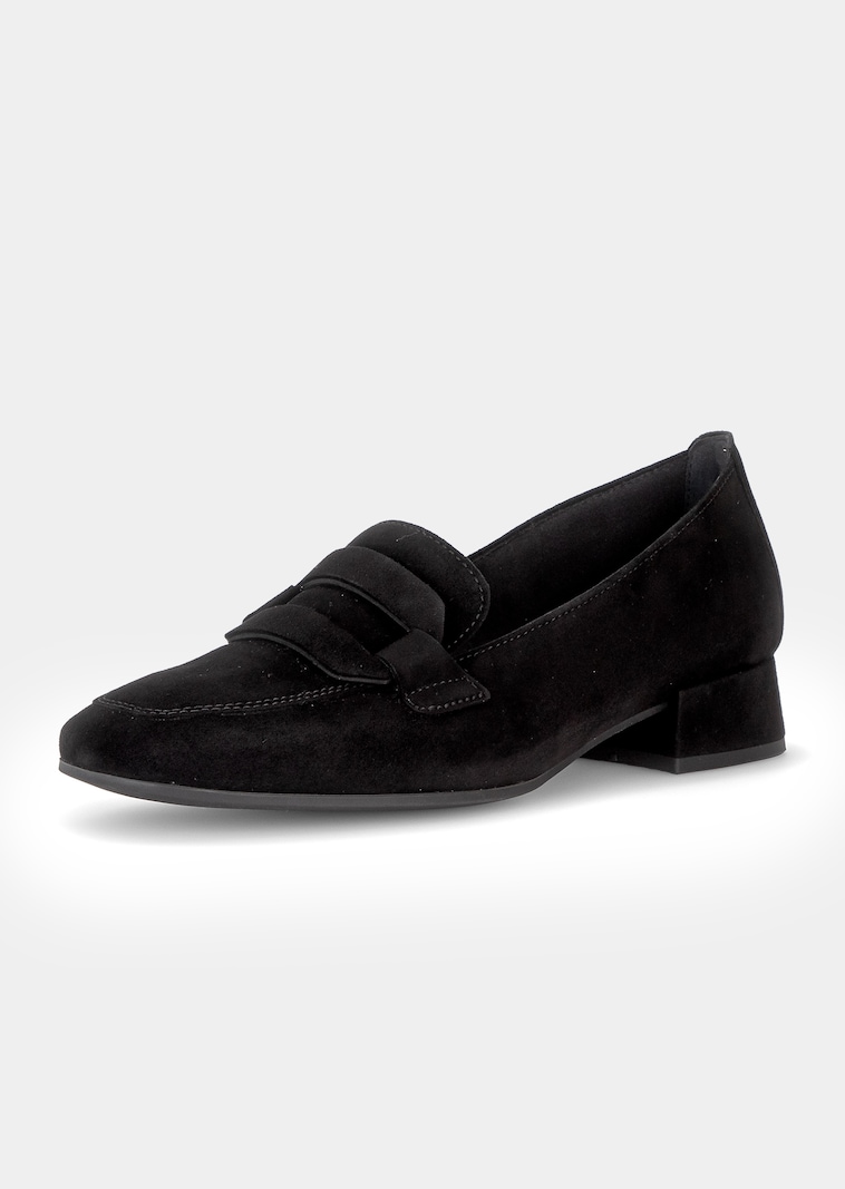 Leren veterschoen met decoratief element