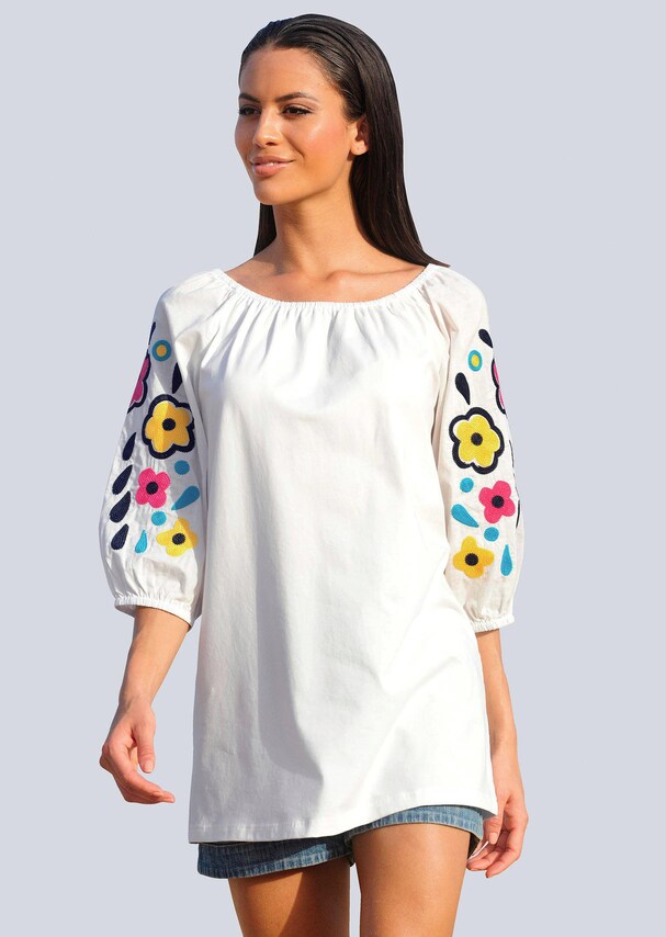 Carmenbluse mit floraler Stickerei am Ärmel