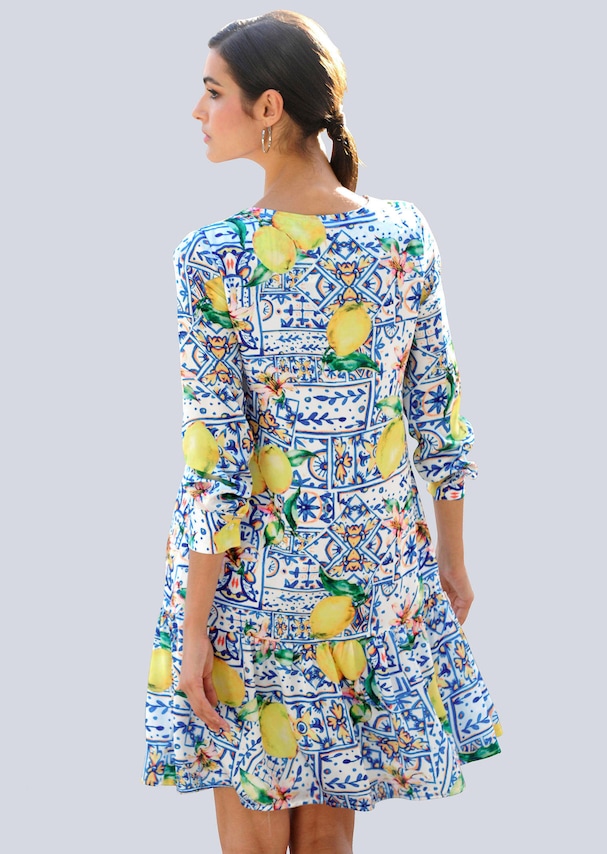 Kleid in sommerlichen Dessin 2