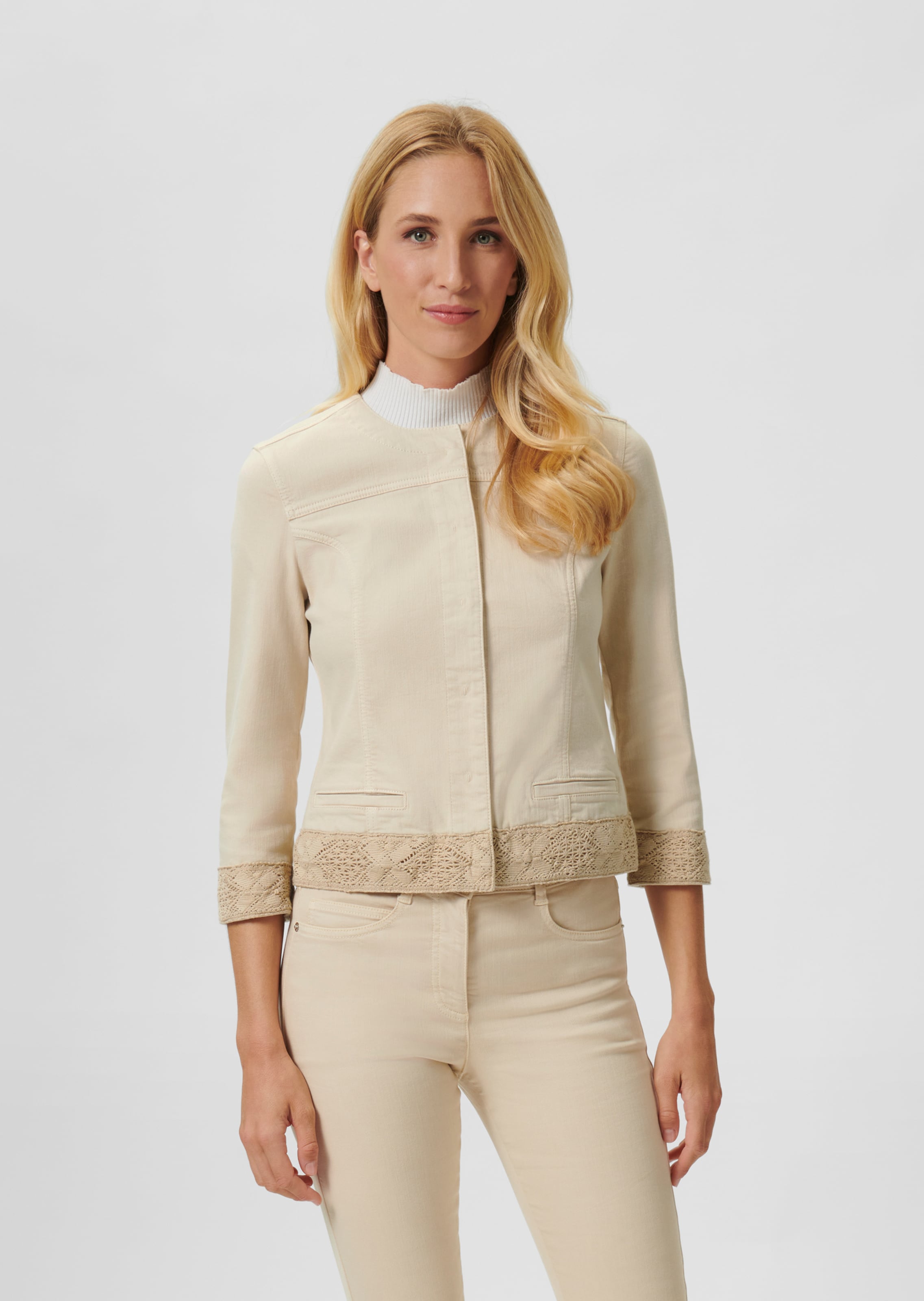 Jeansjacke mit Spitze