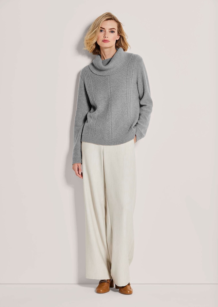 Kaschmir-Pullover mit Capuchon-Kragen