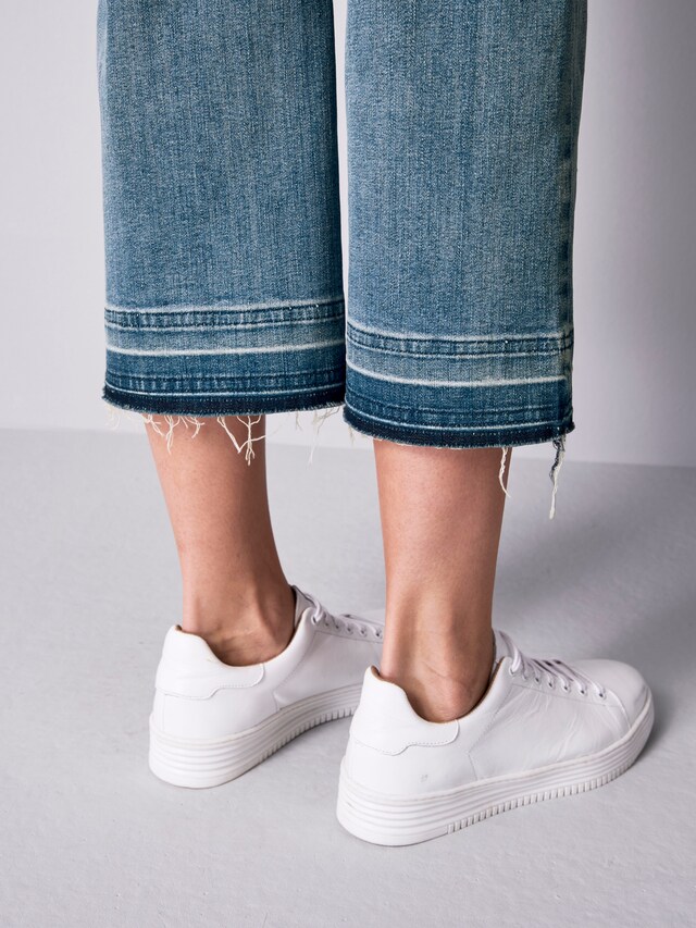 Jeans in modischer Culotte-Form 6