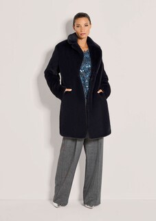 Webpelzmantel in Oversize-Form thumbnail 2
