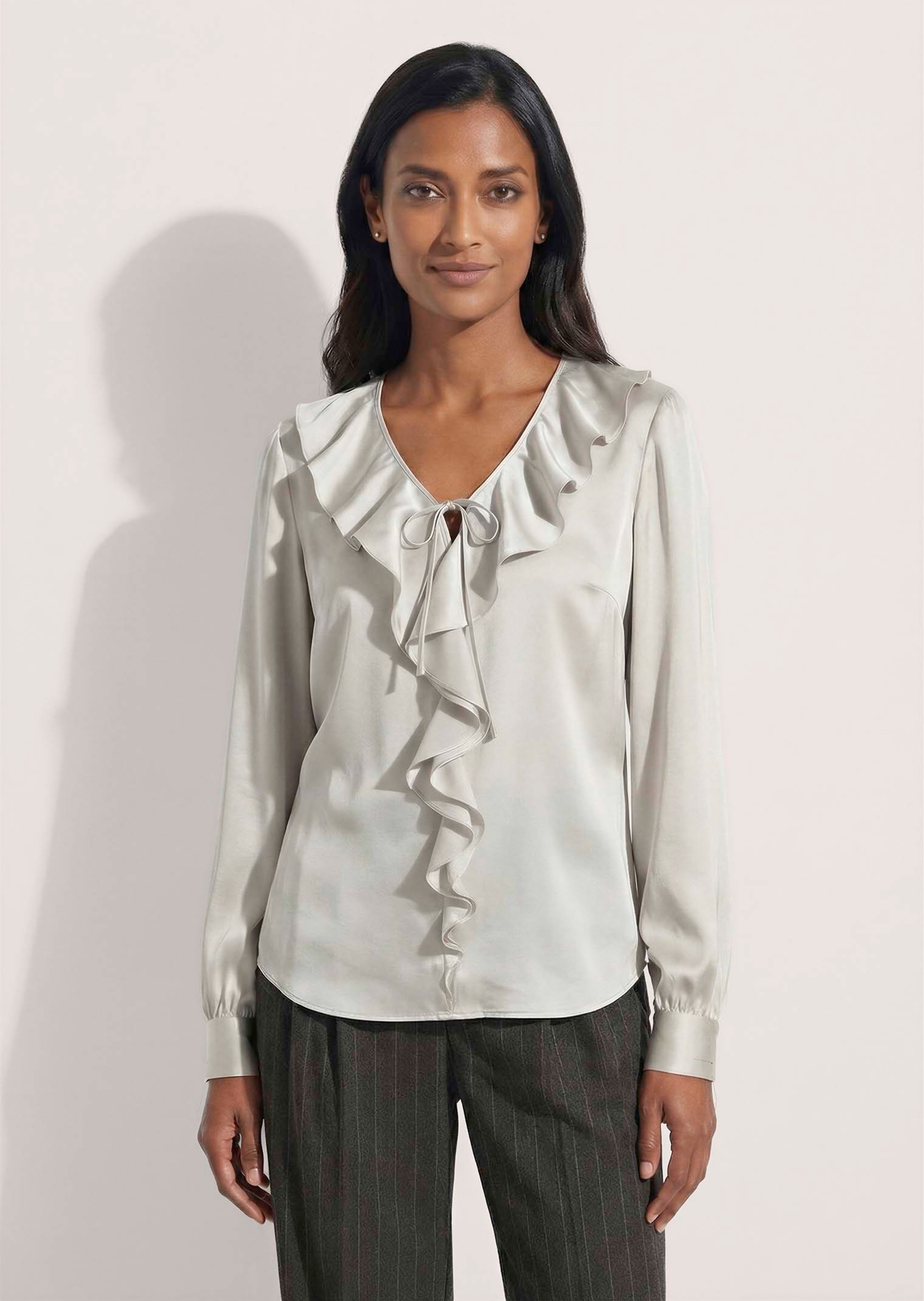 Blouse en satin avec volants