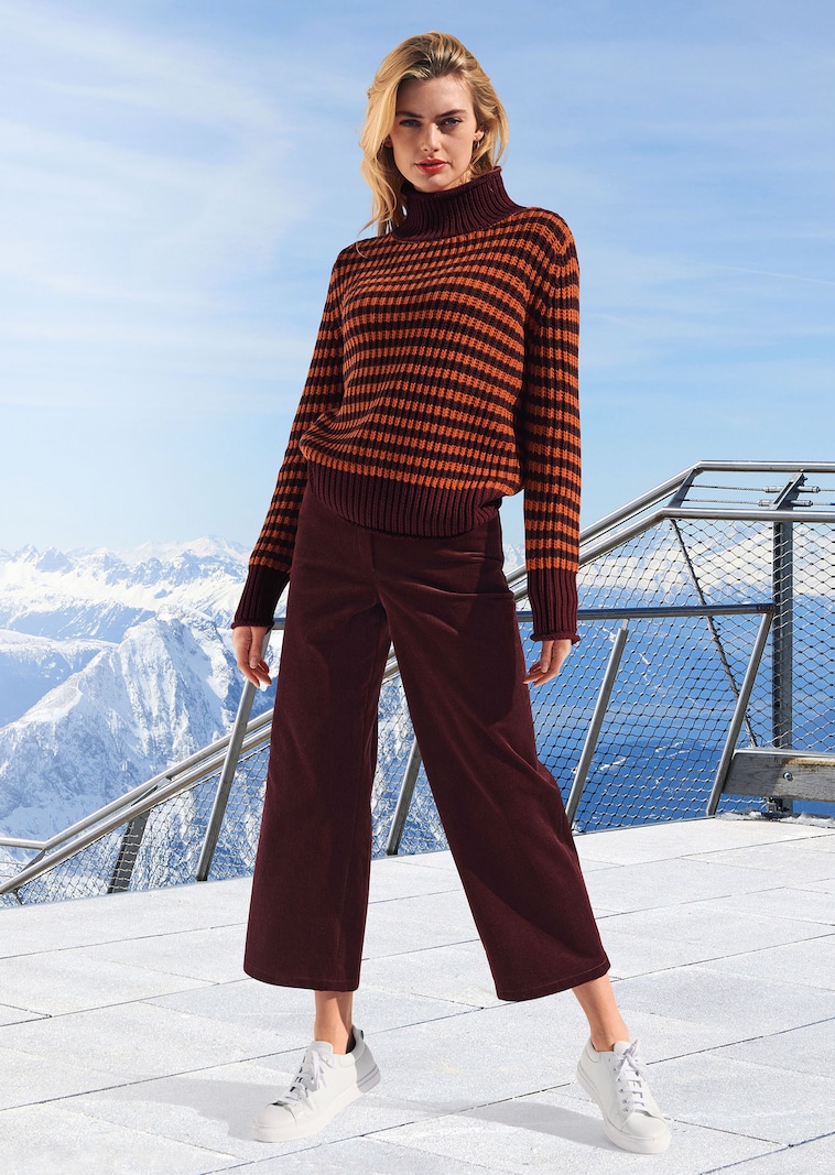 Softer Schurwoll-Pullover mit stylischen Streifen