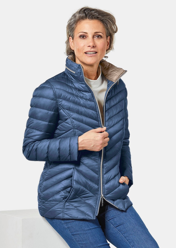 Steppjacke in figurschmeichelnder Optik