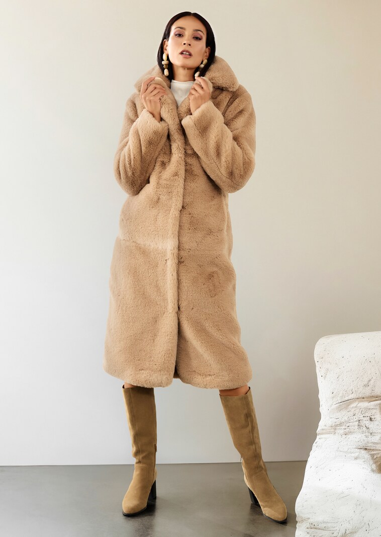 Langer Webpelzmantel