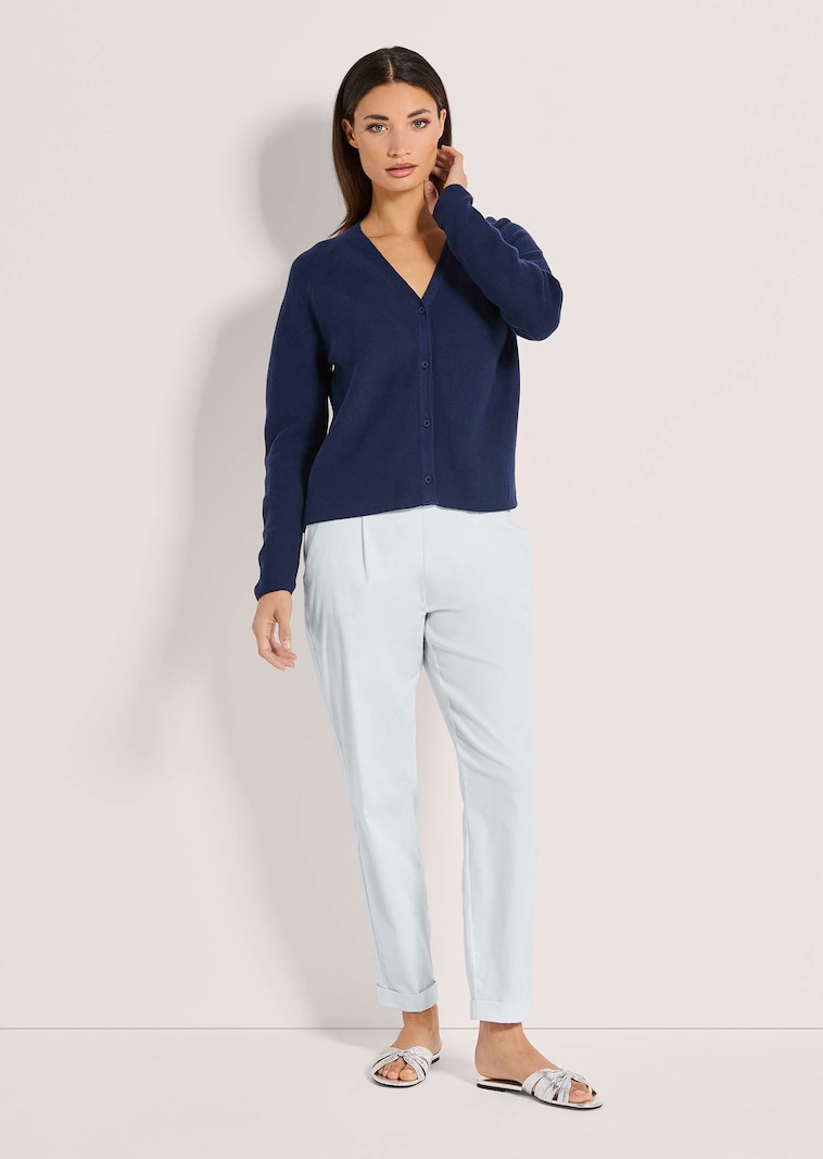 Strickjacke mit V-Ausschnitt