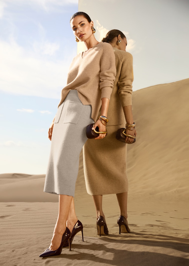 Knitted skirt with elasticated waistband