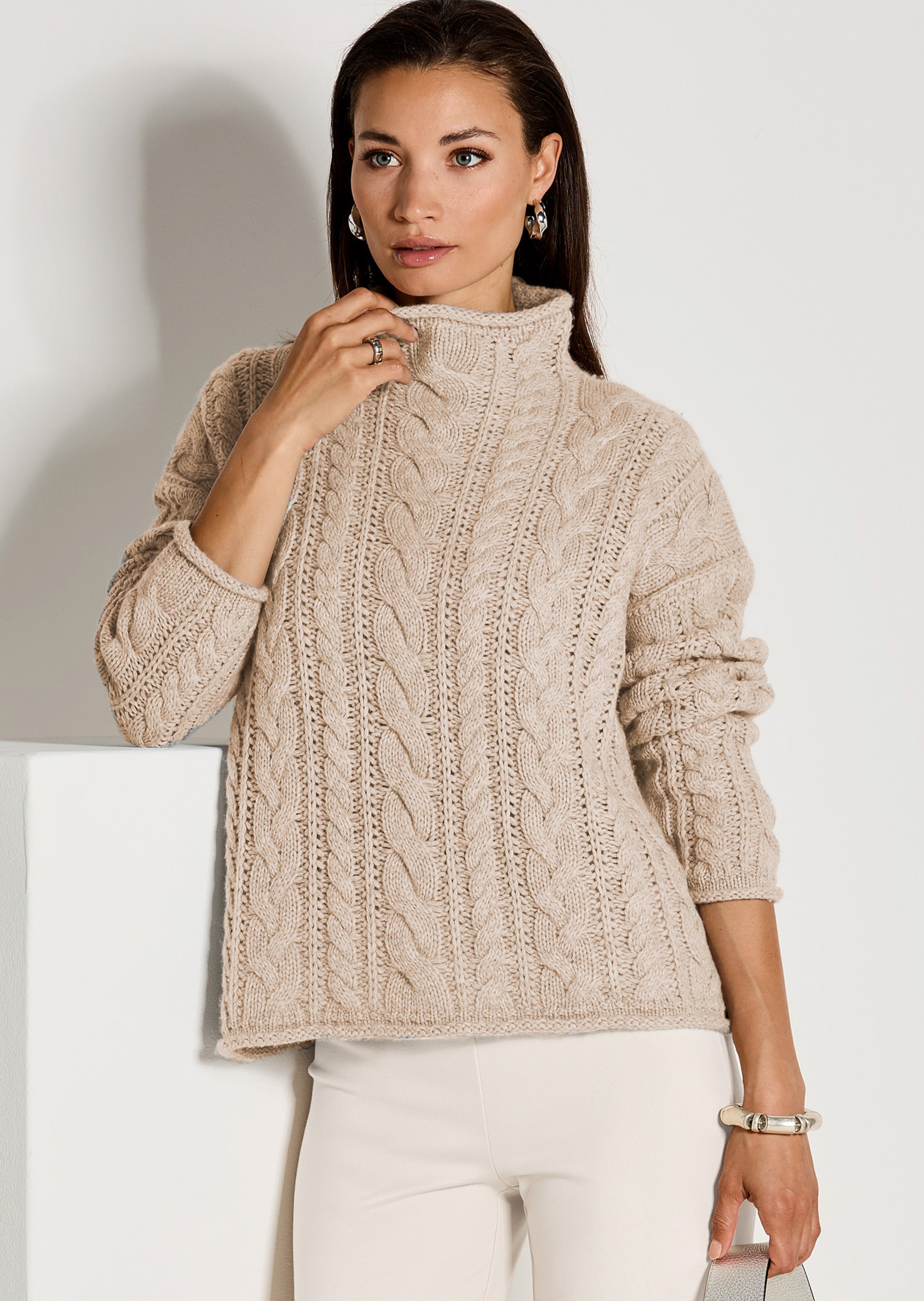 Zopf-Pullover im Oversize-Look
