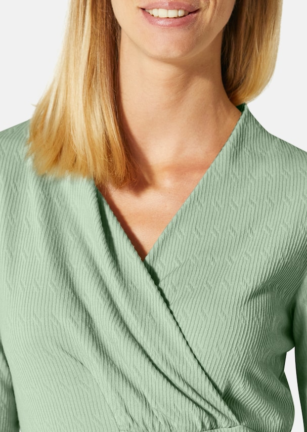 Shirt with 3/4-length sleeves and fashionable gathering 4