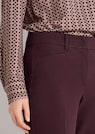 Schmale, konische Hose mit Bügelfalte und Aufschlag thumbnail 5