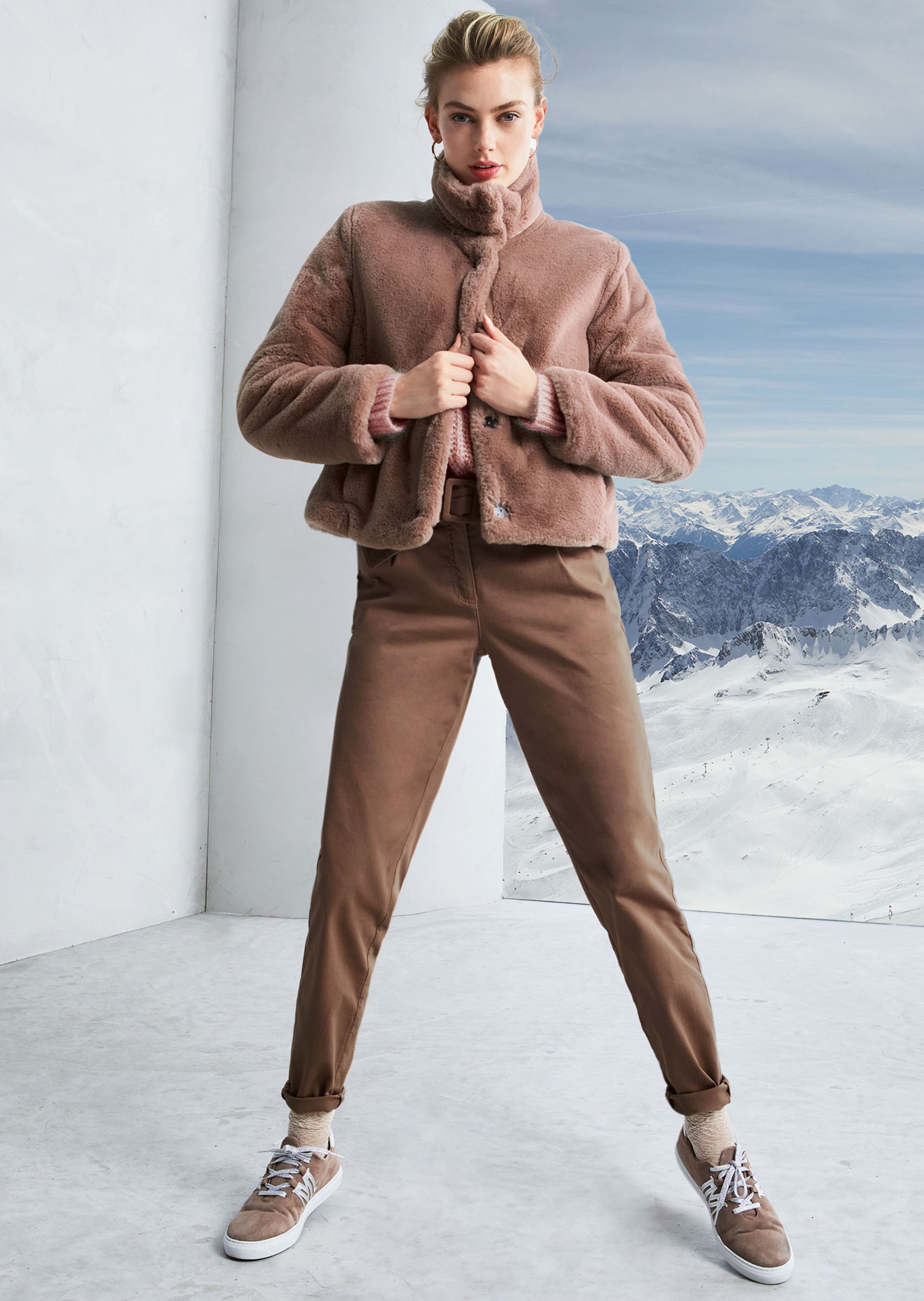 Veste courte en fausse fourrure tendance