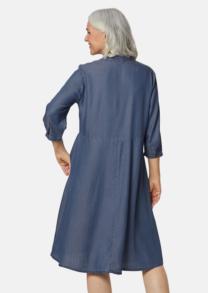 Kleid mit Hemdblusenkragen