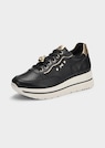 Sneakers thumbnail 1