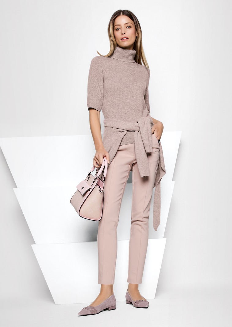 Schlanke Stretch-Hose mit Biesen