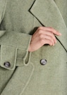 Mantel thumbnail 5