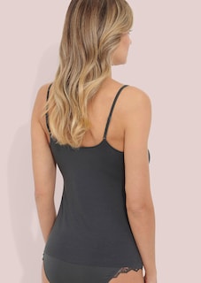 Hemdchen mit Spaghettiträgern aus Satin thumbnail 2