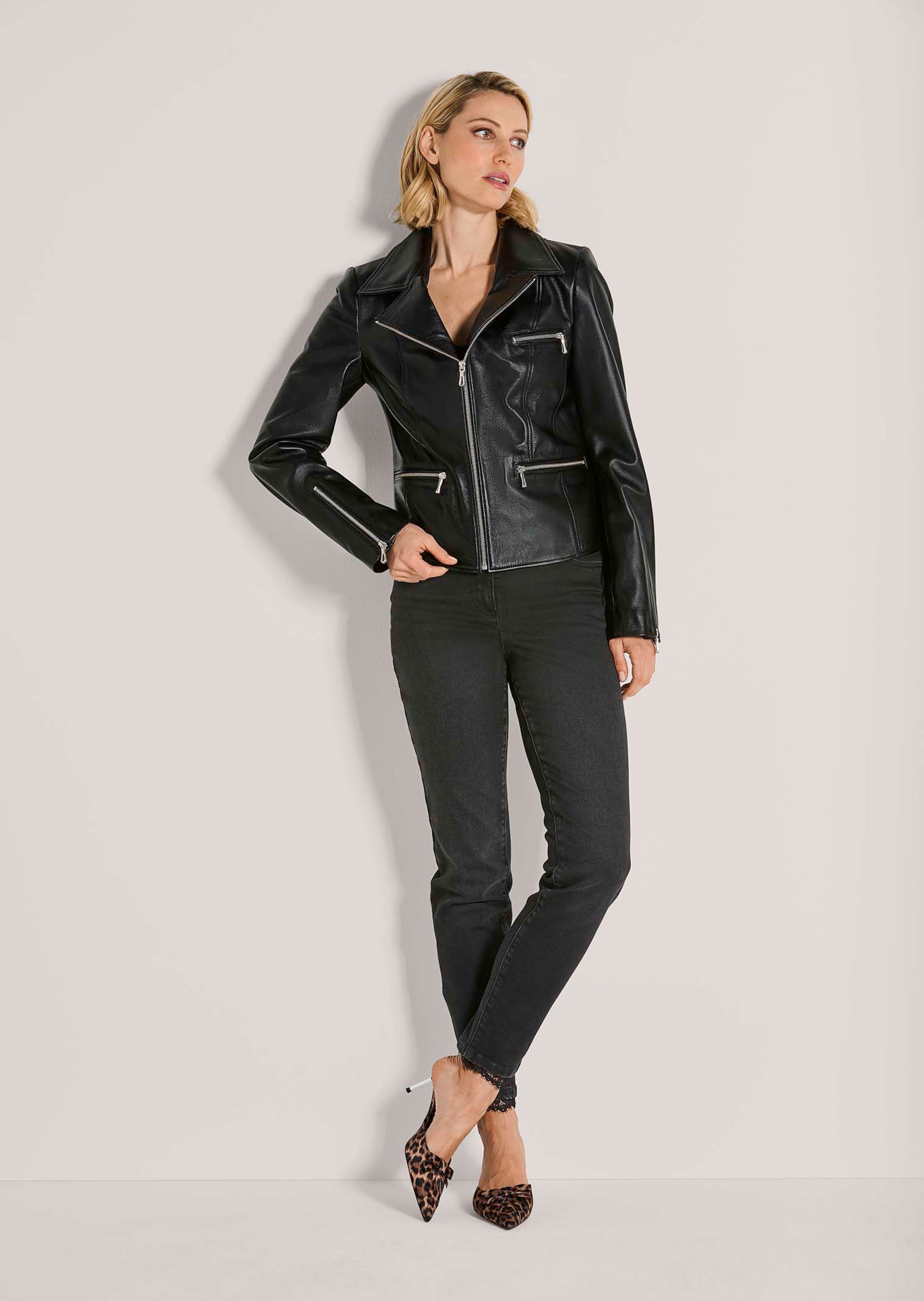Leather jacket. Lamb nappa in black | MADELEINE Fashion